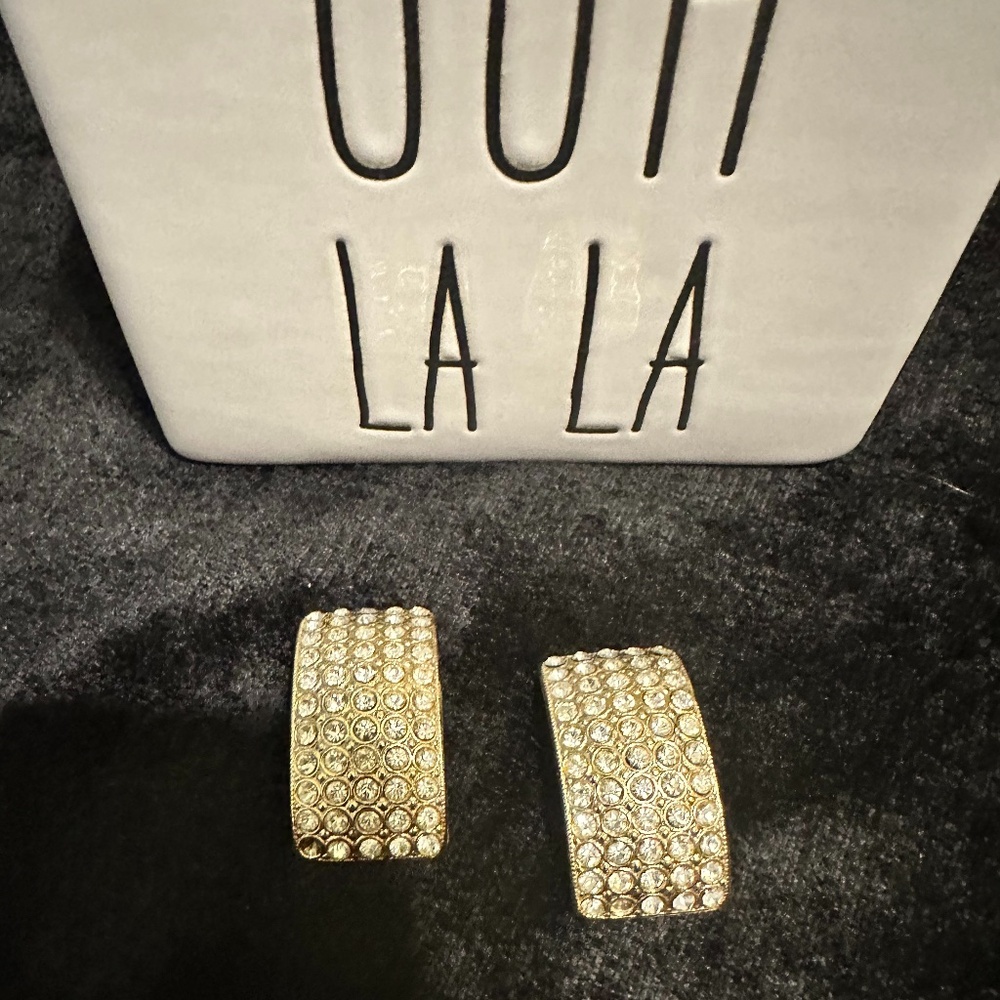 Vintage Ellen Designs Gold-Tone Rhinestone Clip-on Earrings